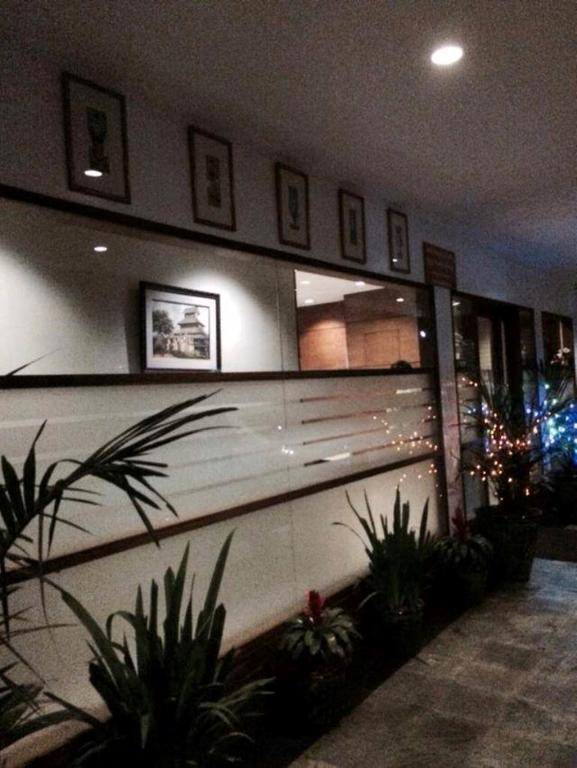 Green Paradise Hotel Янгон Екстер'єр фото